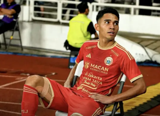 Marselino Ferdinan resmi bergabung dengan Persija Jakarta pada hari terakhir bursa transfer Super League 2026/2027 dan dikontrak hingga 2028. (Sumber: Instagram/@pengamatsepakbola)