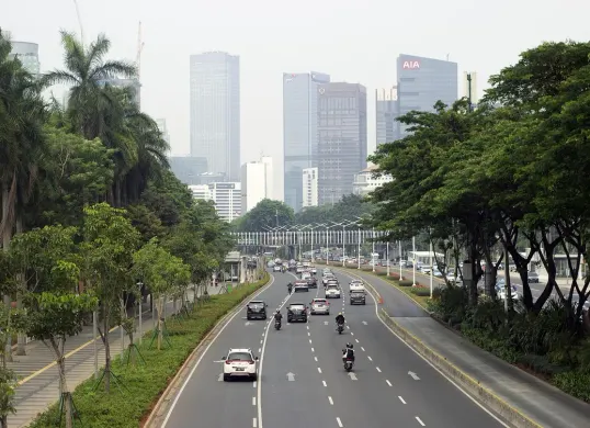 Kondisi udara yang kering dan dipenuhi polusi kendaraan berpotensi memicu gangguan pernapasan. (Sumber: Dok. Pixabay/s_sopian)