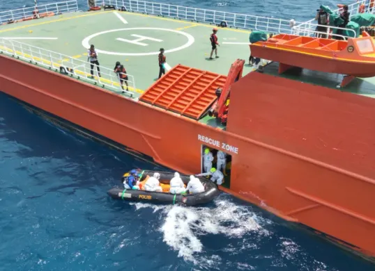 Potret operasi SAR kecelakaan kapal KM Virgo Transport 8 di Laut Jawa. (Sumber: Istimewa)