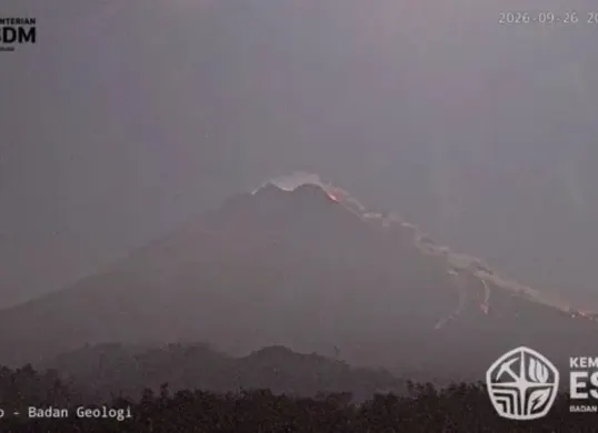 Dokumentasi awan panas guguran di Gunung Merapi pada Sabtu, 26 September 2026. (Sumber: Dok. Threads/@badan.geologi)