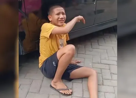Korban jambret HP menangis (Dok. Tiktok/@jamrawan_8)