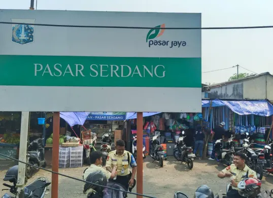 Situasi di Pasar Serdang, Kemayoran, Jakarta Pusat setelah kebakaran, Senin, 28 September 2026. (Sumber: Poskota/Ali Mansur)