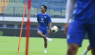 Potret gelandang Persib Bandung, Beckham Putra yang dipanggil TC Timnas Indonesia.(Foto: persib.co.id)