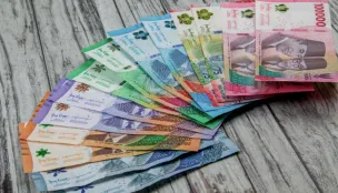 Rupiah melemah ke Rp18 ribu per dolar. (Sumber: Freepik)