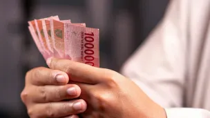 Link pengaduan dan cara melapor THR 2026 yang belum cair di Posko Kemnaker. (Sumber: Pexels/Defrino Massy)