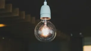 Penyebab dan cara mengatasi tagihan listrik membengkak di rumah. (Sumber: Pexels/Czapp Arpad)