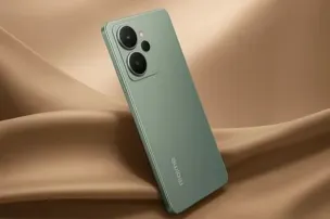 realme 15 Pro 5G hadir dengan desain premium, layar AMOLED 120Hz, serta baterai besar 7000mAh yang mendukung pengisian cepat 80W. (Sumber: Dok/Realme)