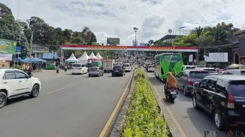 One way atau lalu dari Jakarta ke Puncak, Kabupaten Bogor, Jumat, 26 Desember 2025. (Sumber: Poskota/Giffar Rivana)