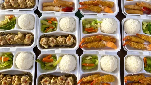 Ilustrasi - Salah satu menu yang disajikan SPPG Kalitengah diduga jadi penyebab ratusan santri Manva'ul Hikam Sidoarjo, Jawa Timur keracunan MBG. (Sumber: Pexels/Roy Renomeron)