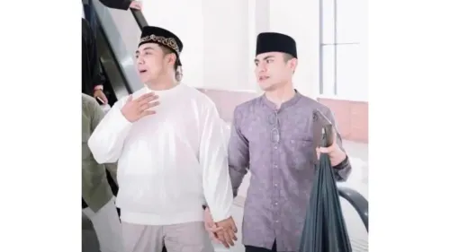 Foto Ustaz Riza Muhammad yang diduga memperlihatkan dirinya bersama seorang pria hingga muncul isu orientasi seksual. (Sumber: X/@alayy)