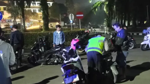 Anggota Satlantas Polresta Tangerang saat melakukan pengawasan di Puspemkab Tangerang. (Sumber: Istimewa)